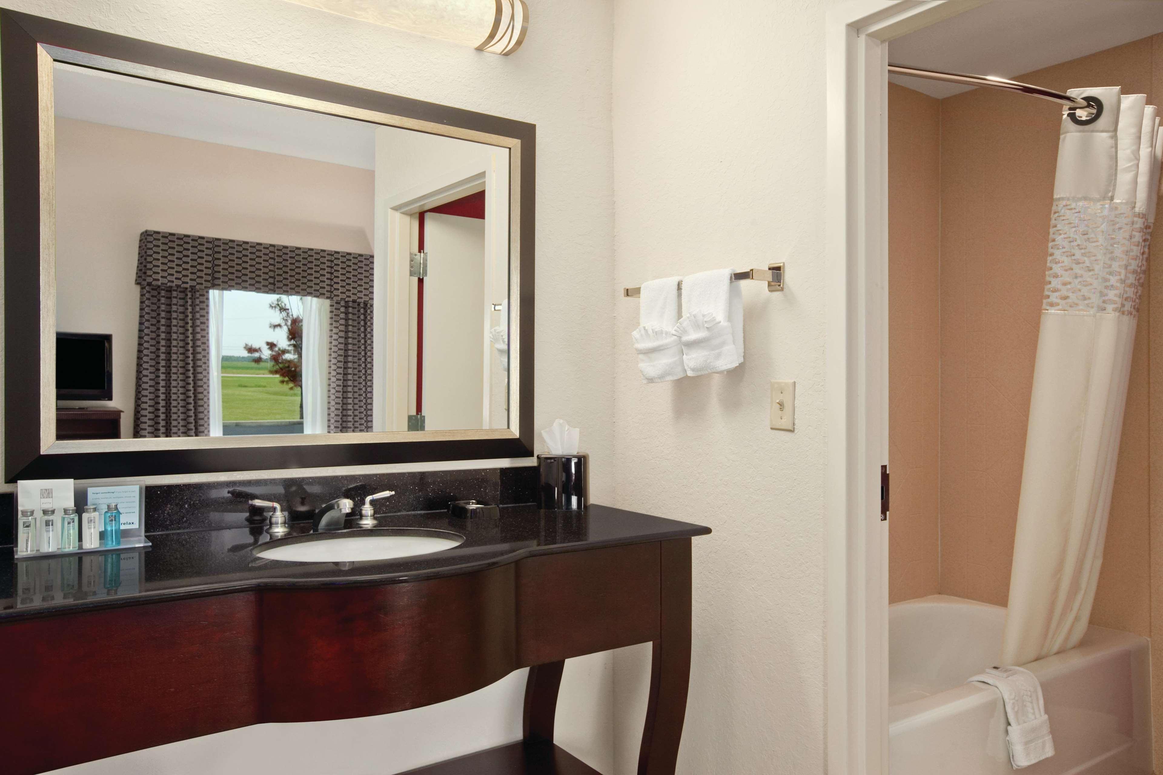 Hampton Inn & Suites מילינגטון חדר תמונה